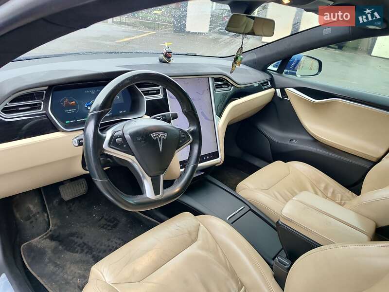 Ліфтбек Tesla Model S 2017 в Сквирі