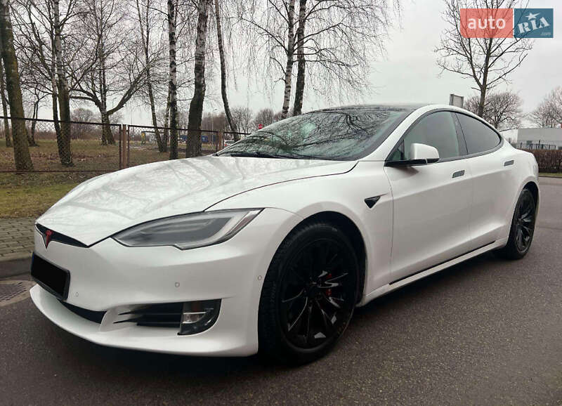 Лифтбек Tesla Model S 2018 в Тернополе