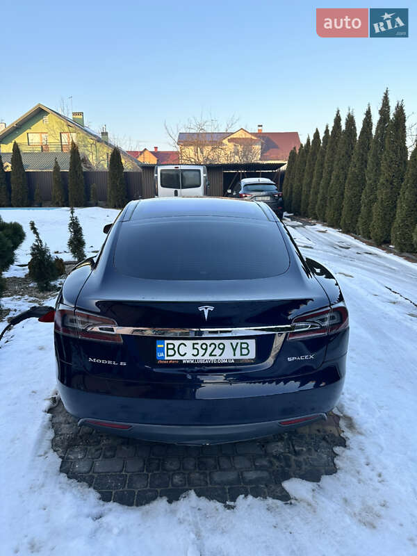 Лифтбек Tesla Model S 2014 в Львове