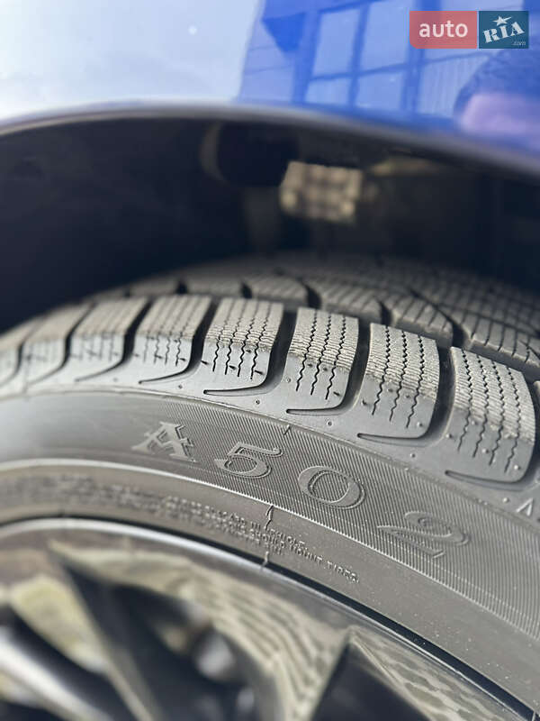 Лифтбек Tesla Model S 2018 в Львове