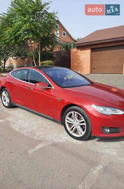 Лифтбек Tesla Model S 2015 в Кропивницком