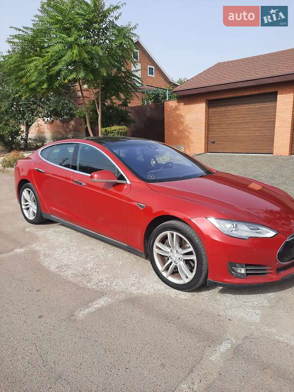 Лифтбек Tesla Model S 2015 в Кропивницком фото 6 Лифтбек Tesla Model S 2015 в Кропивницком