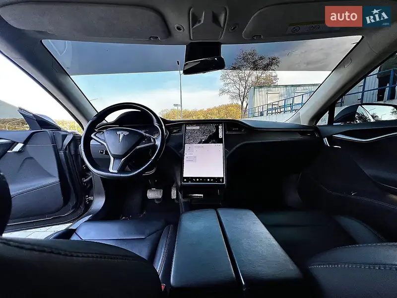 Лифтбек Tesla Model S 2018 в 