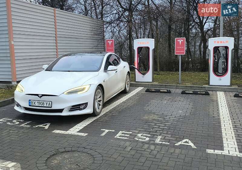 Лифтбек Tesla Model S 2019 в Хмельницком