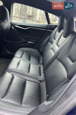 Лифтбек Tesla Model S 2017 в 