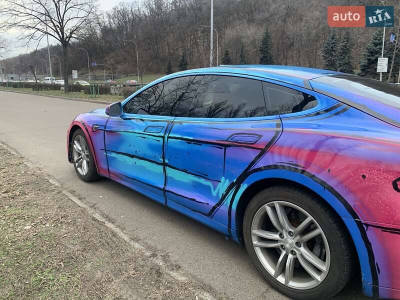 Ліфтбек Tesla Model S 2014 в Києві