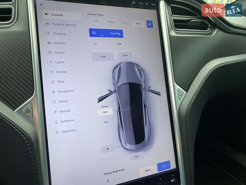 Ліфтбек Tesla Model S 2017 в Львові