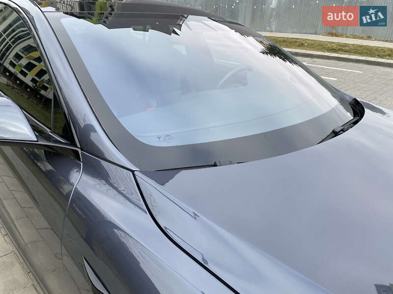 Ліфтбек Tesla Model S 2017 в Львові