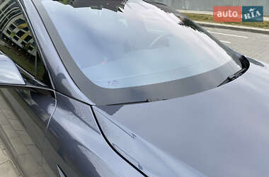 Лифтбек Tesla Model S 2017 в Львове