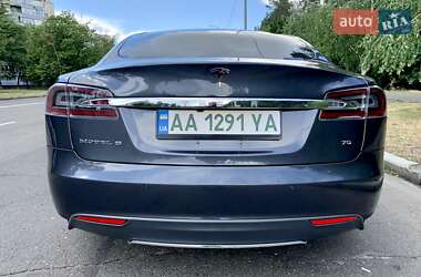 Лифтбек Tesla Model S 2016 в Киеве