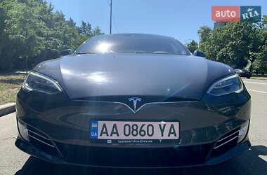 Ліфтбек Tesla Model S 2016 в Києві