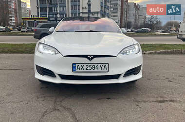 Ліфтбек Tesla Model S 2017 в Черкасах