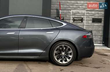 Лифтбек Tesla Model S 2016 в Киеве