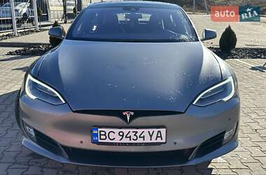 Лифтбек Tesla Model S 2016 в Львове