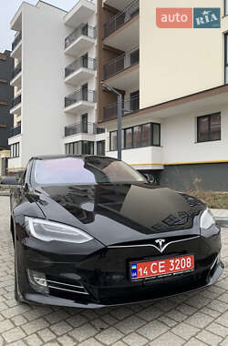 Лифтбек Tesla Model S 2019 в 