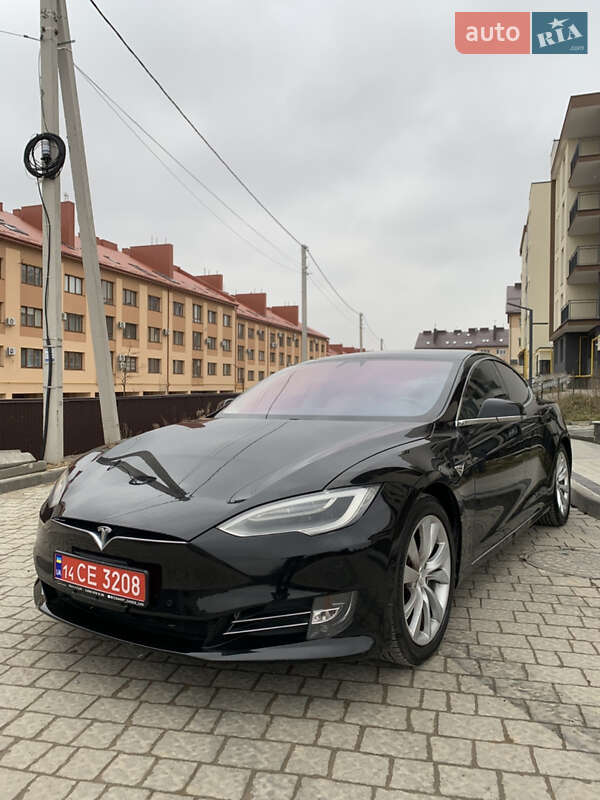 Ліфтбек Tesla Model S 2019 в Львові