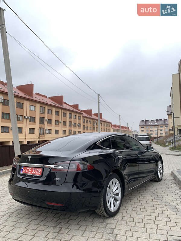 Ліфтбек Tesla Model S 2019 в Львові