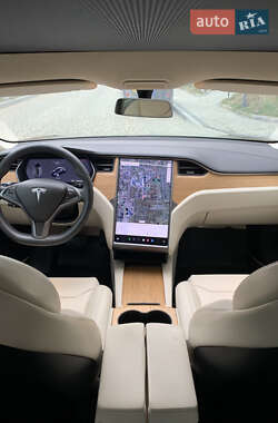 Лифтбек Tesla Model S 2019 в 