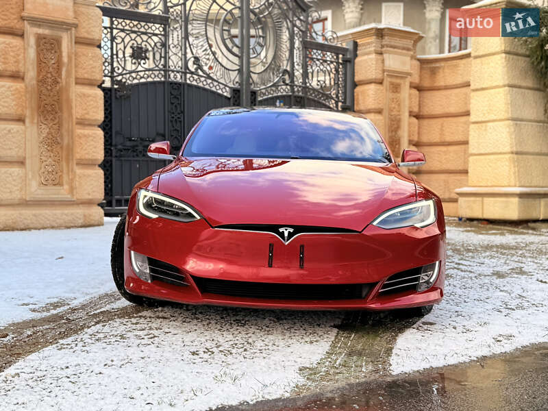 Ліфтбек Tesla Model S 2018 в Харкові