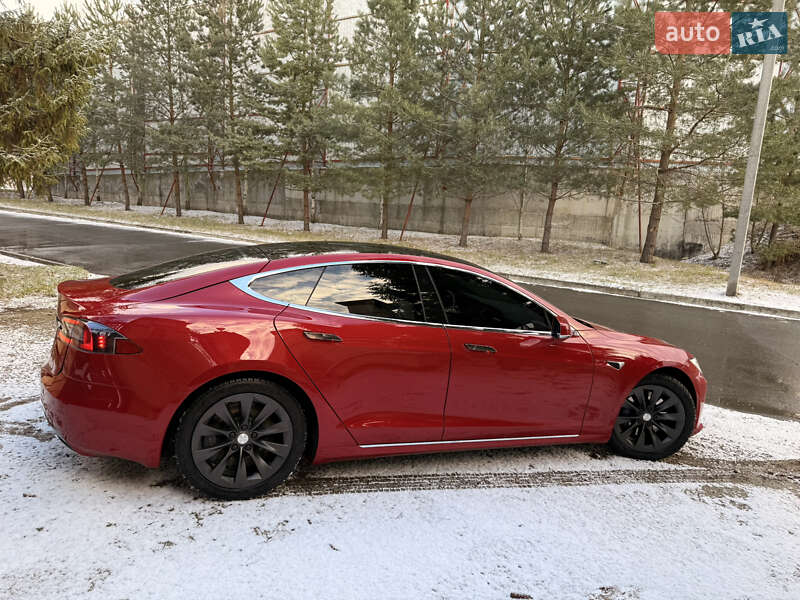 Ліфтбек Tesla Model S 2018 в Харкові
