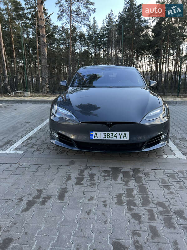 Ліфтбек Tesla Model S 2016 в Гостомелі