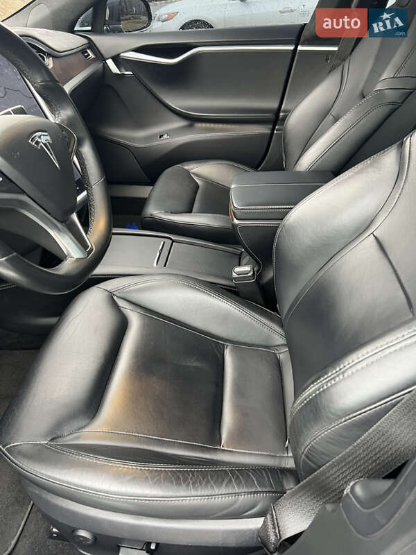 Ліфтбек Tesla Model S 2016 в Гостомелі