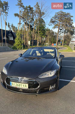 Ліфтбек Tesla Model S 2015 в Бучі