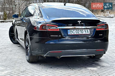Лифтбек Tesla Model S 2014 в 