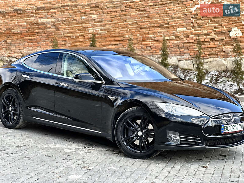 Лифтбек Tesla Model S 2014 в Тернополе фото 14 Лифтбек Tesla Model S 2014 в Тернополе