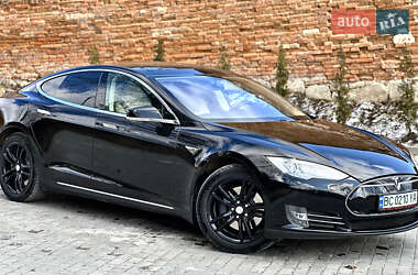 Лифтбек Tesla Model S 2014 в 