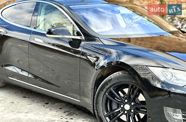 Лифтбек Tesla Model S 2014 в 