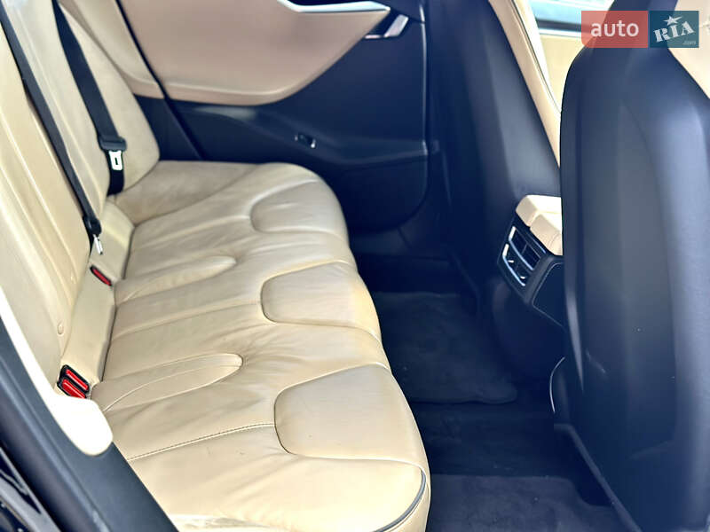 Лифтбек Tesla Model S 2014 в Тернополе фото 40 Лифтбек Tesla Model S 2014 в Тернополе