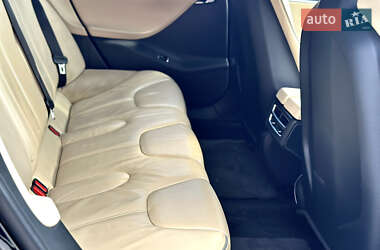 Лифтбек Tesla Model S 2014 в 
