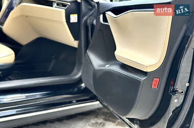 Лифтбек Tesla Model S 2014 в 