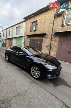 Лифтбек Tesla Model S 2014 в Киеве