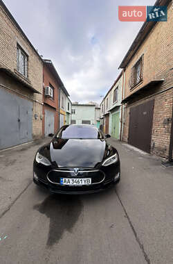 Лифтбек Tesla Model S 2014 в Киеве