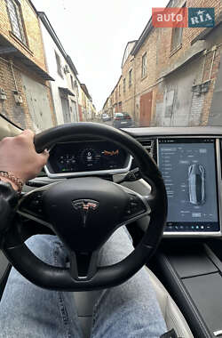 Лифтбек Tesla Model S 2014 в Киеве