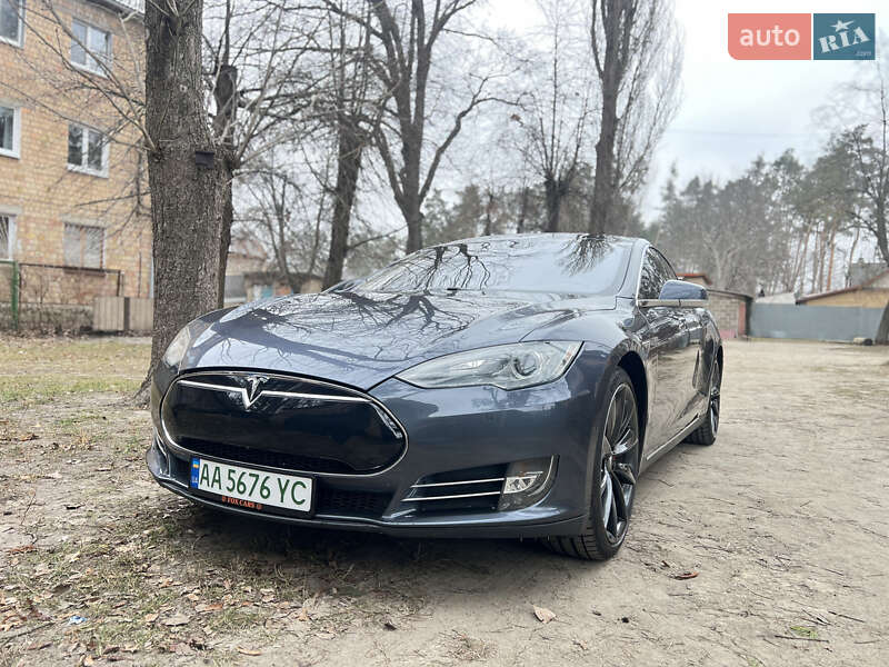 Лифтбек Tesla Model S 2014 в Киеве