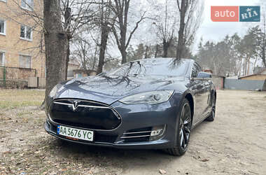 Лифтбек Tesla Model S 2014 в Киеве