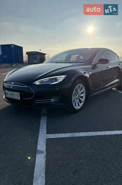 Ліфтбек Tesla Model S 2015 в Рівному