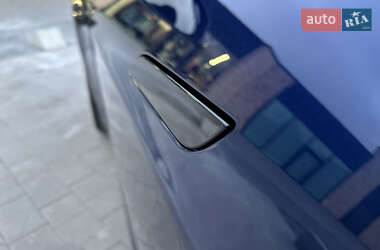 Лифтбек Tesla Model S 2021 в 