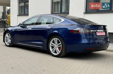 Лифтбек Tesla Model S 2016 в Львове