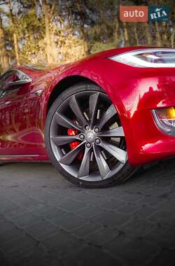 Лифтбек Tesla Model S 2017 в 