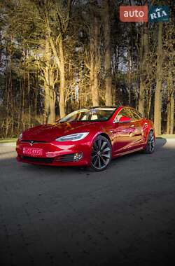 Ліфтбек Tesla Model S 2017 в Львові