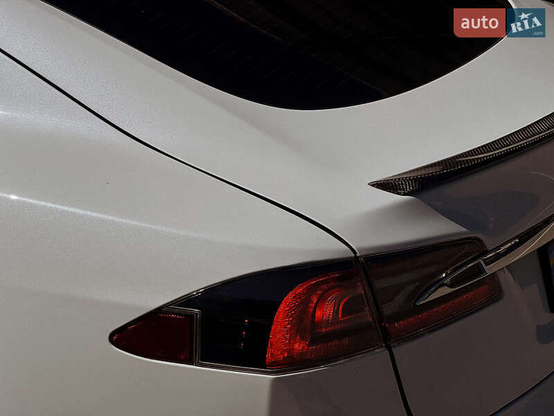 Лифтбек Tesla Model S 2020 в Ужгороде фото 7 Лифтбек Tesla Model S 2020 в Ужгороде