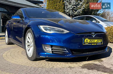 Лифтбек Tesla Model S 2016 в Львове