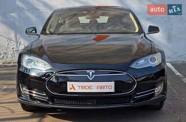 Лифтбек Tesla Model S 2014 в 