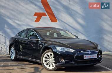 Лифтбек Tesla Model S 2014 в 
