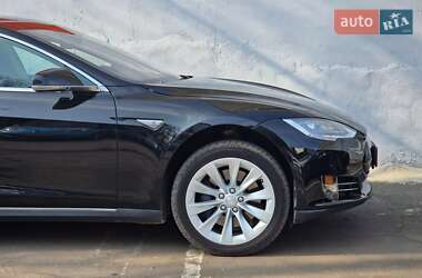 Лифтбек Tesla Model S 2014 в 