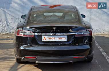 Лифтбек Tesla Model S 2014 в 